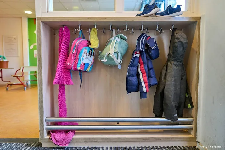 rapport bonus voor extra uren kan tekort kinderopvang verkleinen