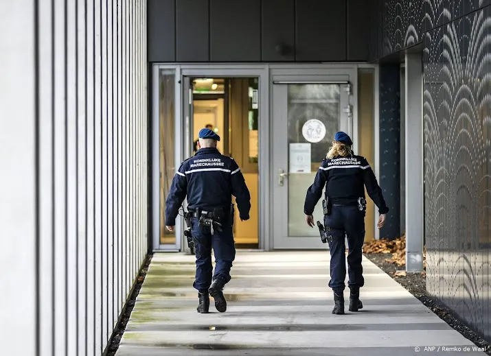rechtbank overwoog cancelen moordzaak motorclubbaas na dreiging
