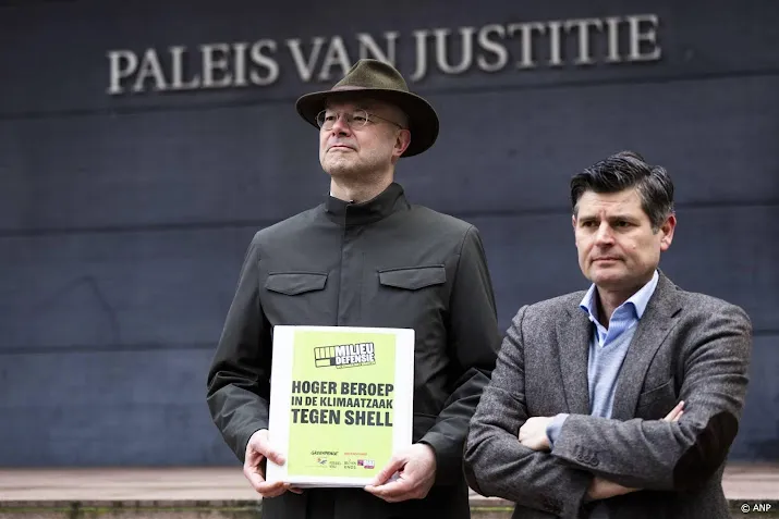 rechters hof stellen hun vragen op slotdag klimaatzaak shell