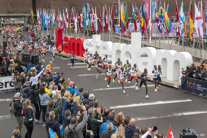 recordaantal van 47 000 deelnemers aan marathon amsterdam