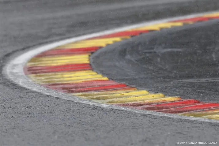 regen houdt f1 rijders voorlopig binnen op circuit francorchamps