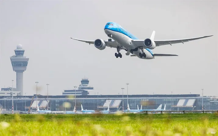 reisbranche wil dat demissionair kabinet wacht met krimp schiphol