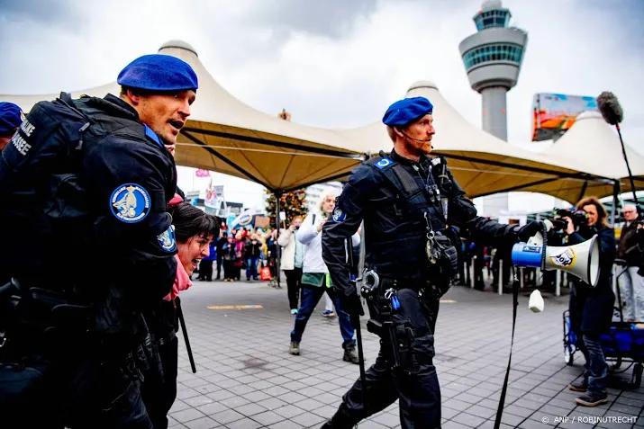 rekenkamer cyberveiligheid grenstoezicht schiphol onder de maat