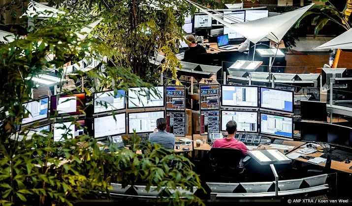 relx en heijmans uitschieters op beurs