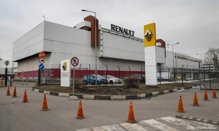 renault verkoopt belang in russische autofabrikant achter lada