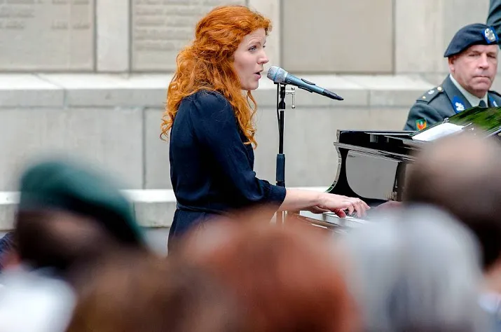 renee van bavel schrijft lied 4 mei