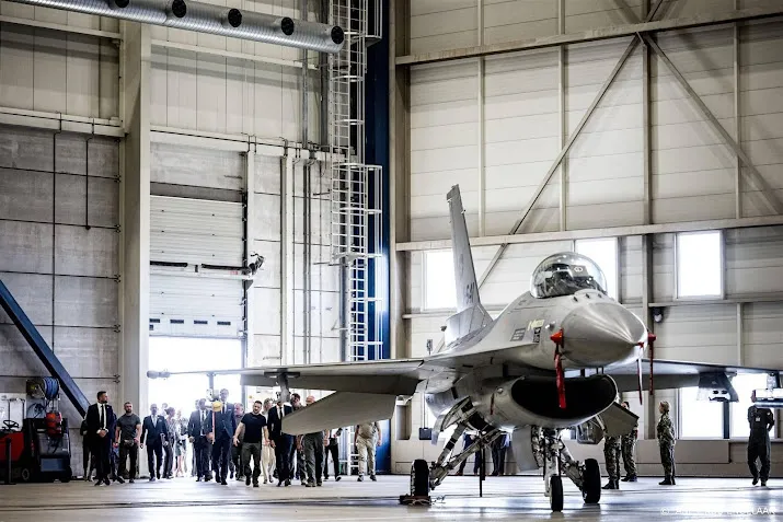 rest f 16 gevechtsvliegtuigen gaat nog dit jaar naar roemenie