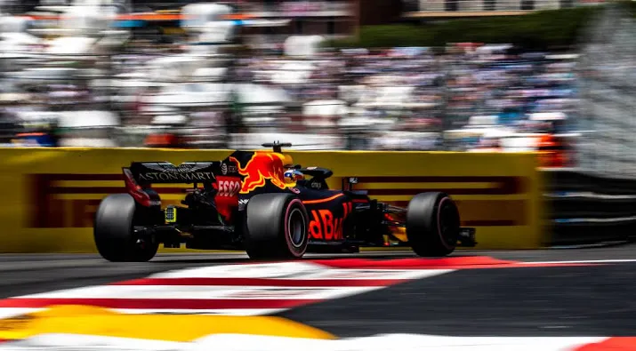 ricciardo bezorgt red bull pole in monaco