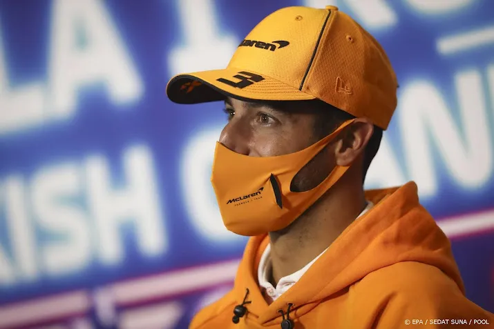 ricciardo start achteraan in gp turkije na gridstraf