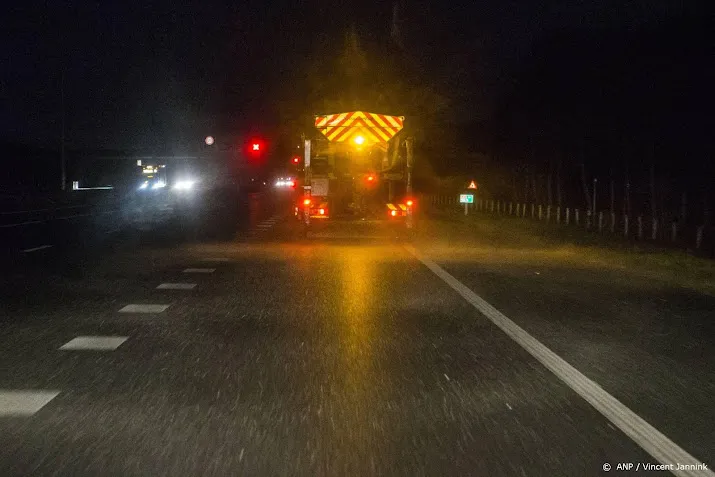rijkswaterstaat strooit wegen in bijna hele land preventief