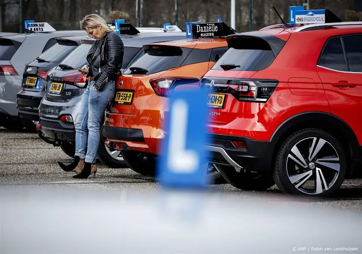 rijopleidingen verplicht en meer nieuwe regels voor rijscholen