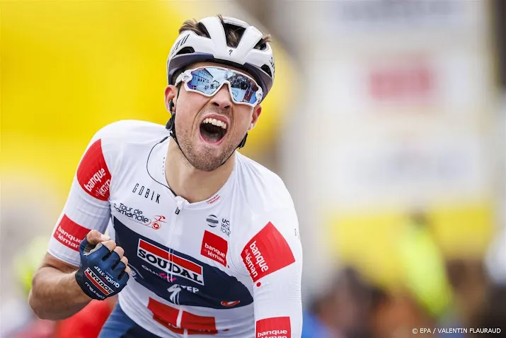 ritzege en leiderstrui britse renner vernon in ronde van romandie