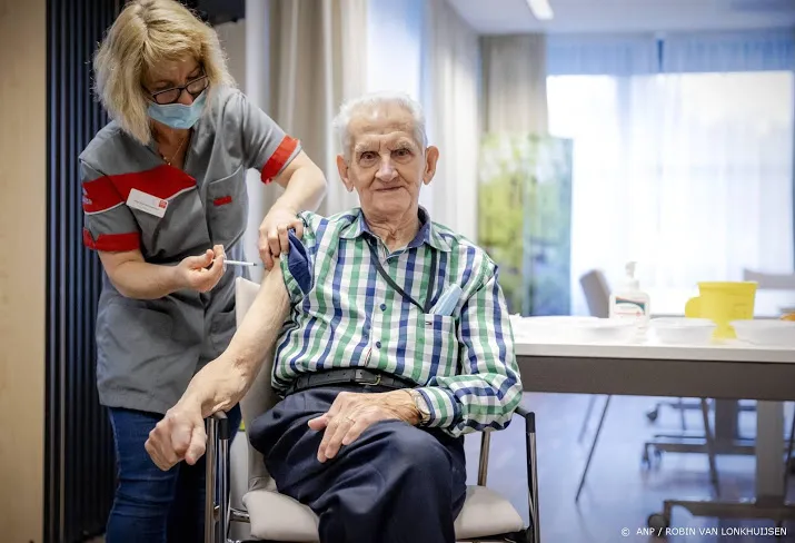 rivm coronavaccinatie thuiswonende ouderen is zeer effectief