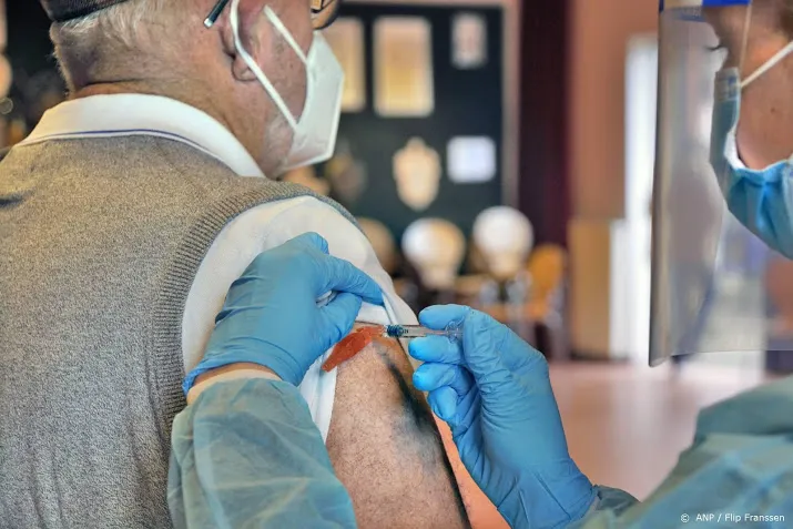 rivm moet 840 000 extra gewone griepvaccins inslaan