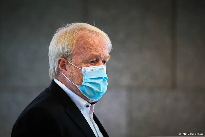 rivm ziet coronabesmettingen voor het eerst in vijf dagen dalen