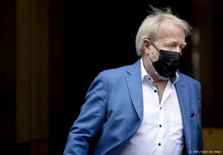 rivm ziet derde golf coronabesmettingen over nederland rollen
