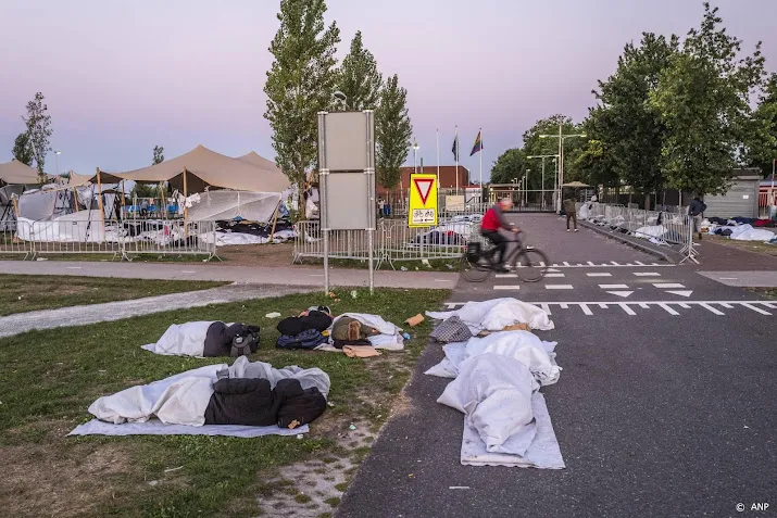 rode kruis grote zorgen om hygiene ter apel maar een paar wcs