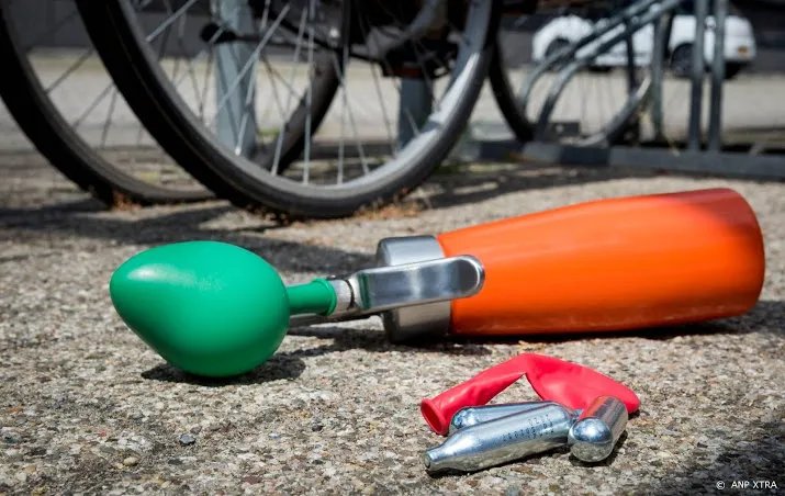 rode kruis komt met festivaltips over lachgas