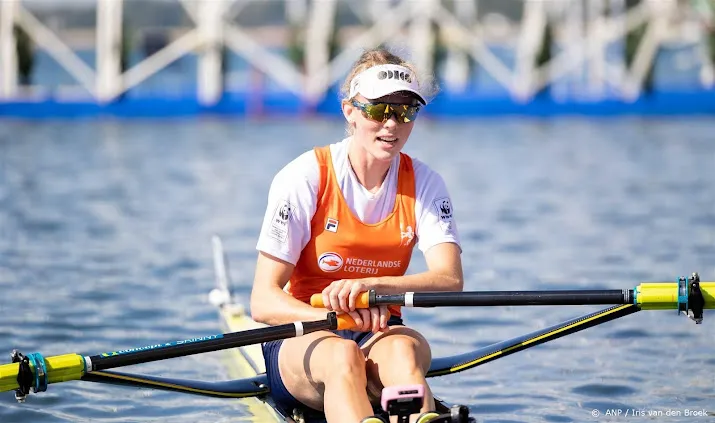 roeister florijn prolongeert wereldtitel in de skiff met overmacht