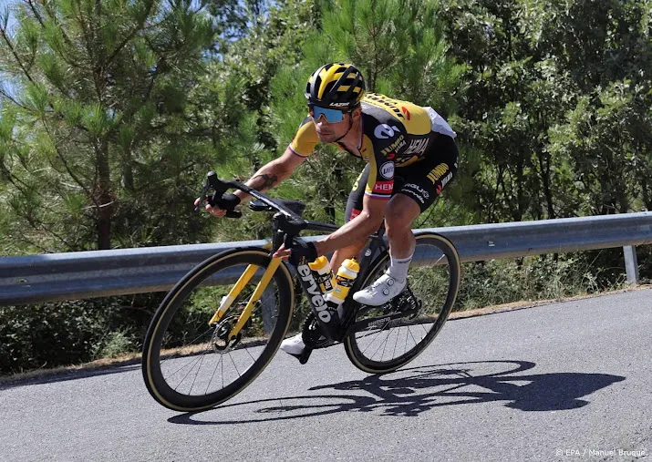 roglic wint zware bergetappe in vuelta en neemt leiding over