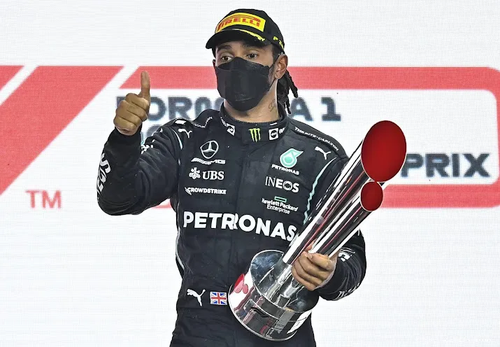 rosberg denkt dat ervaring hamilton de doorslag gaat geven