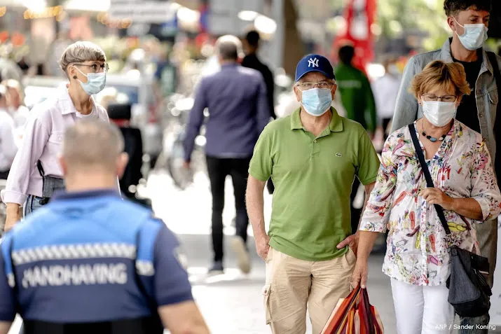 rotterdam mag nafluiters niet aanspreken met undercoverboas