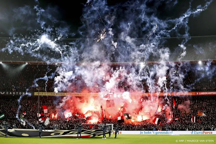 rotterdam vergadert over overlast feyenoordsupporters in wijk