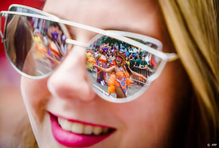 rotterdams zomercarnaval krimpt eenmalig in
