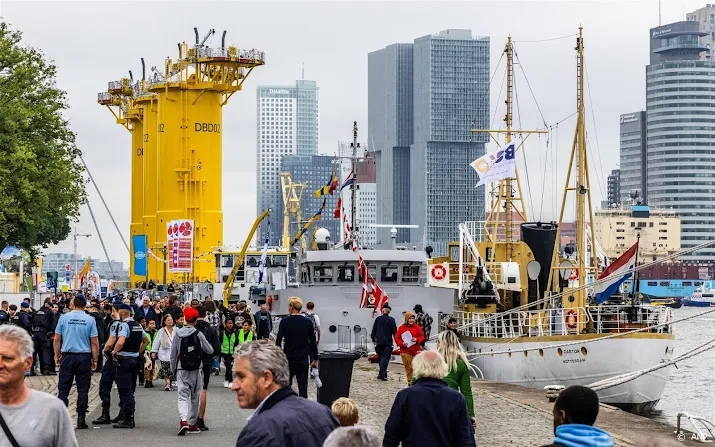 rotterdamse wereldhavendagen trekken 400 000 bezoekers