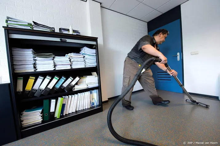 ruim 200 hotelschoonmakers raken baan kwijt