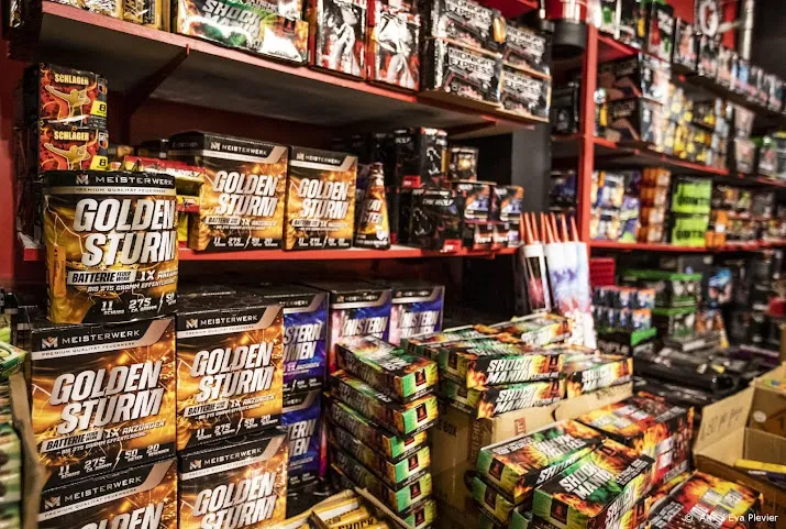 ruim 600 kilo vuurwerk gevonden in woning in roosendaal