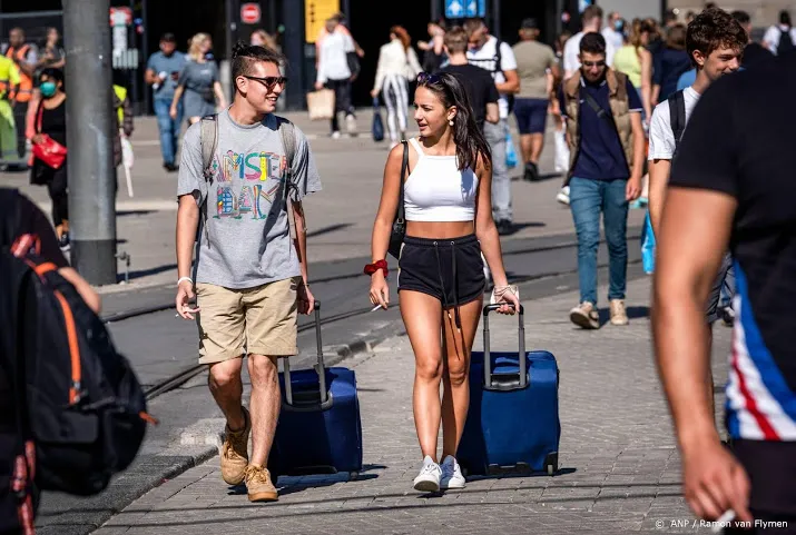 ruim 70 procent minder buitenlandse toeristen in nederland