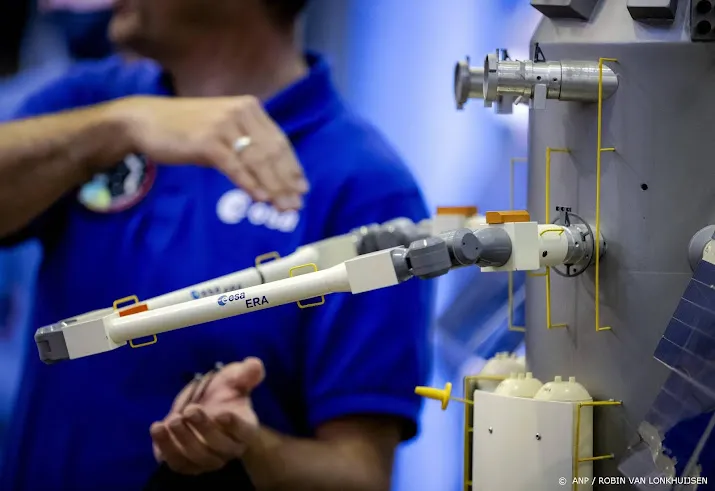 ruimtestation iss krijgt nederlands cadeau een robotarm