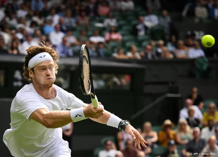 rus roeblev naar kwartfinales op wimbledon