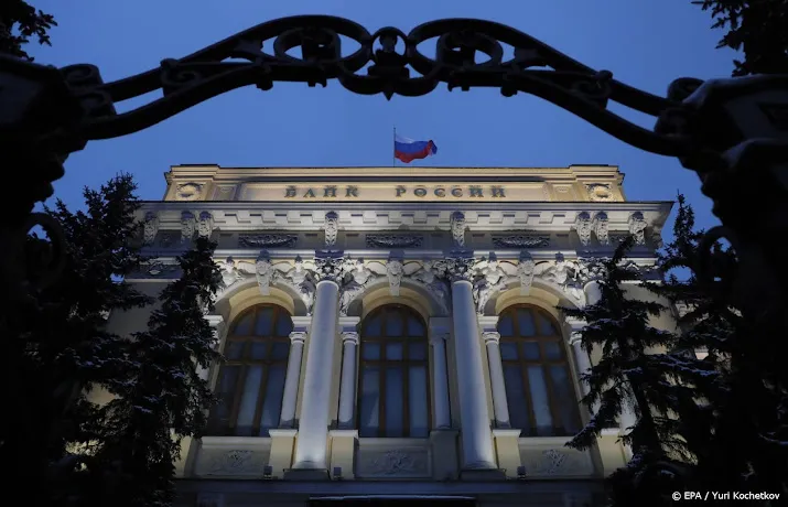 russische centrale bank maant tot kalmte uit vrees voor bankrun