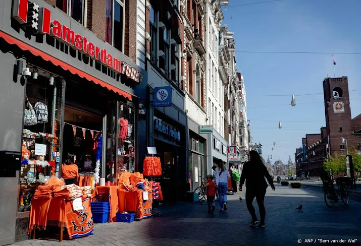 rustige start in amsterdam extra toezicht bij stadsparken
