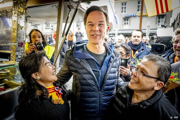 rutte bij aftrap campagne alleen maar last van links