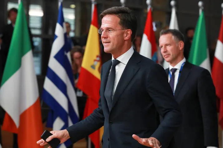 rutte brengt begrotingszorgen over aan conte
