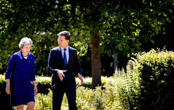 rutte en may onacceptabele cyberoperaties