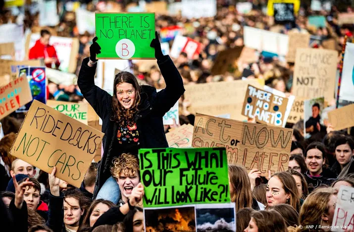 rutte gaat in gesprek met klimaatspijbelaars