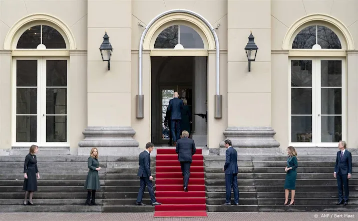 rutte iv was al vanaf het begin af aan politiek wankel