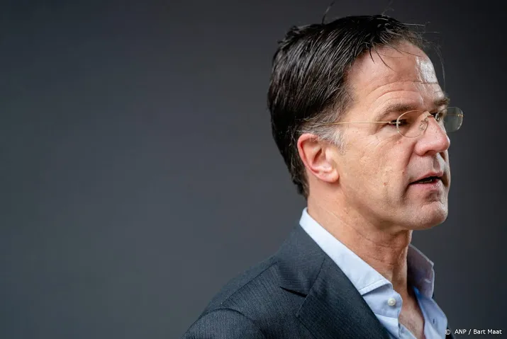 rutte wil nadenken over groter kabinet om werk te overleven