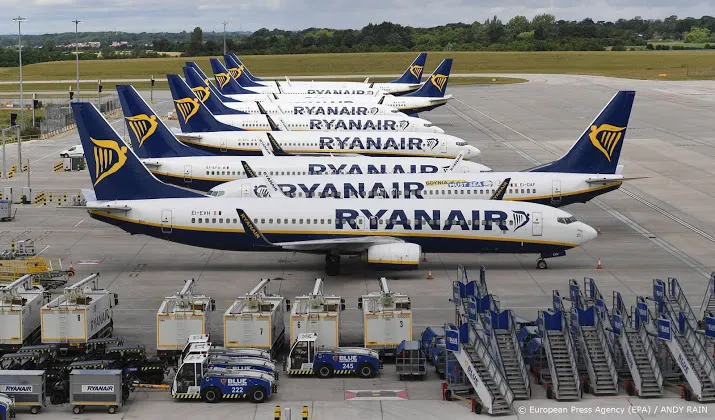 ryanair denkt minder passagiers te vervoeren om nieuwe lockdowns