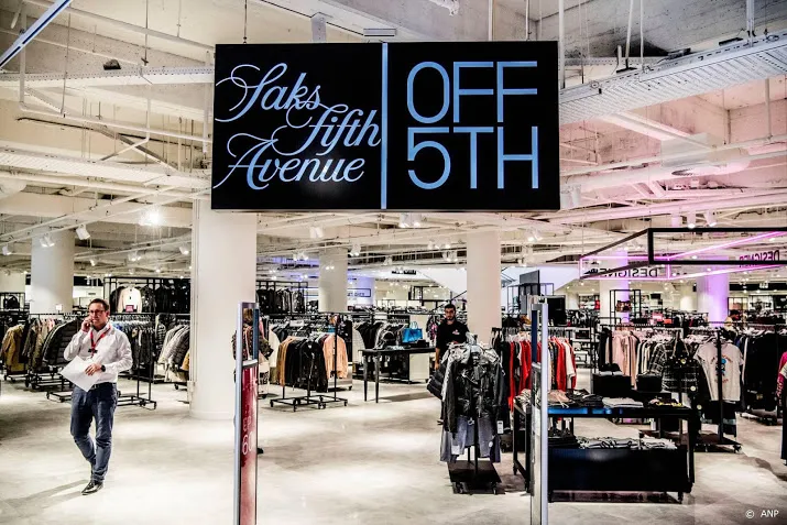 saks off 5th vertrekt uit nederland