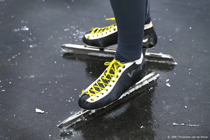 schaatsbond en vws overleggen met veiligheidsregios over nk