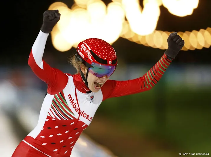 schaatsers den hertog en van der geest winnen marathon cup