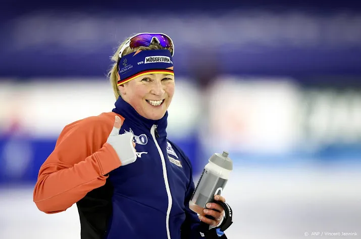 schaatsster pechstein 49 voor de achtste keer naar spelen