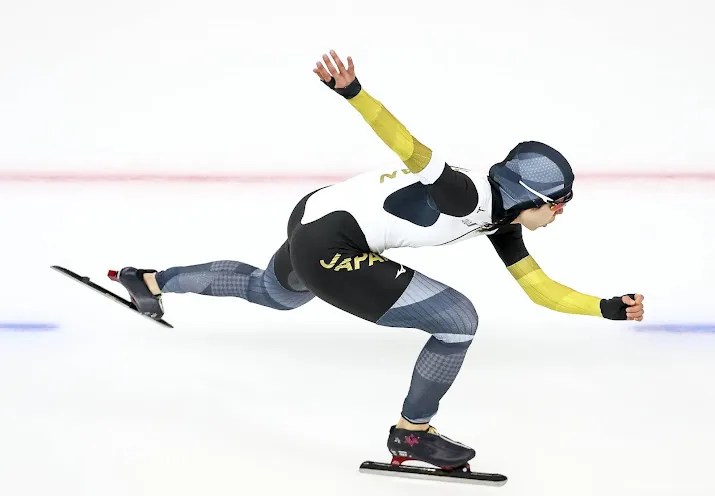 schaatsster takagi begint wk allround met winst op 500 meter