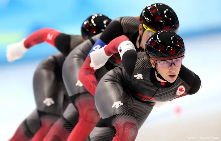 schaatssters canada winnen goud op ploegachtervolging