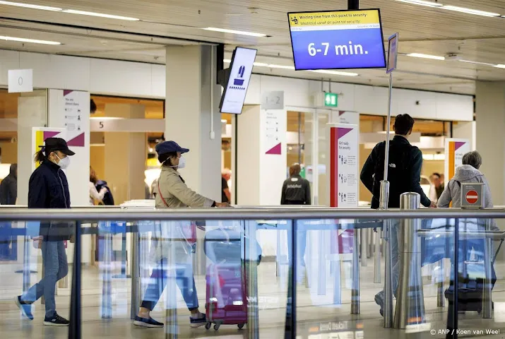 schiphol alles op alles om beveiliging klaar te maken voor zomer